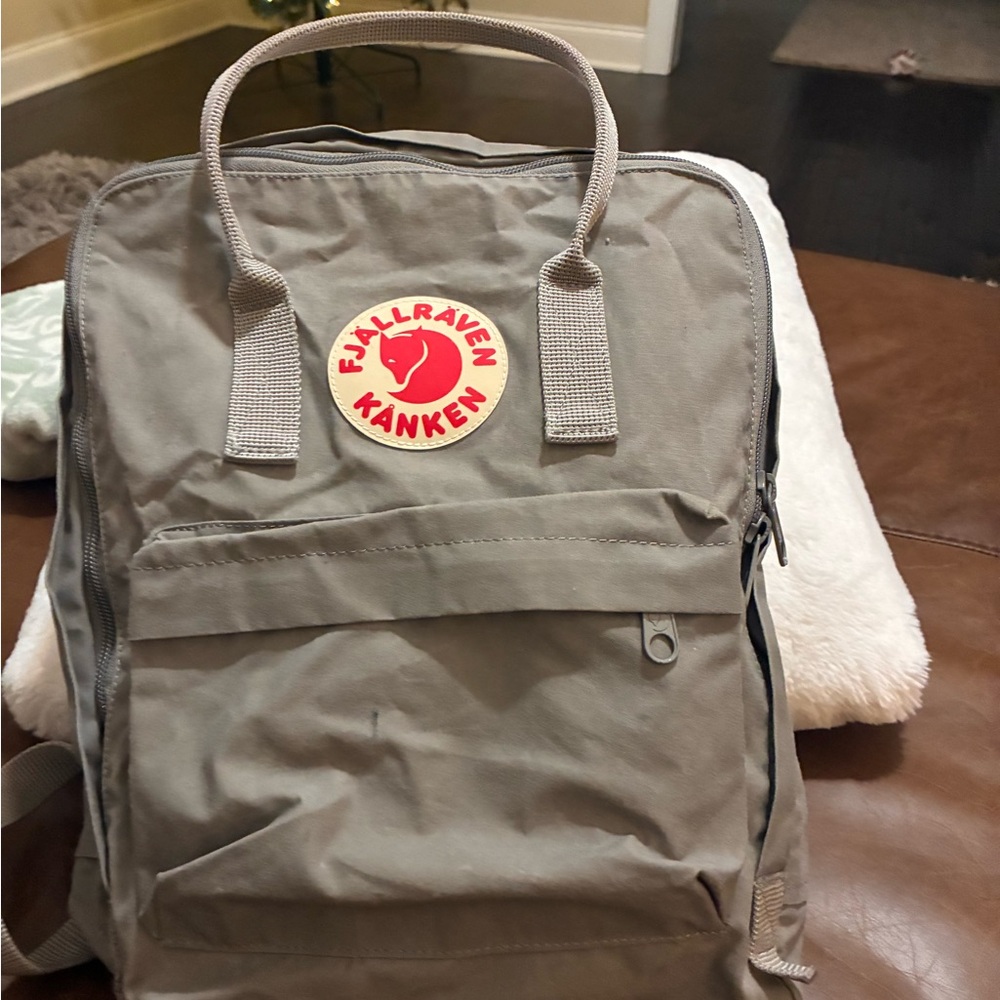 Fjallraven Kanken Classic Gray Backpack
